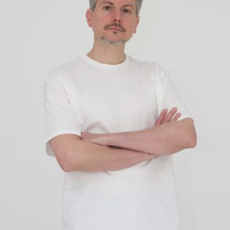 oversized_tshirt_unisex_weiss_mann_front03