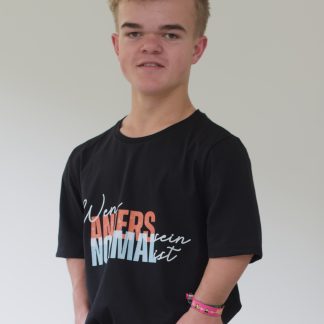 tshirt_andersnormal_schwarz_mann_01
